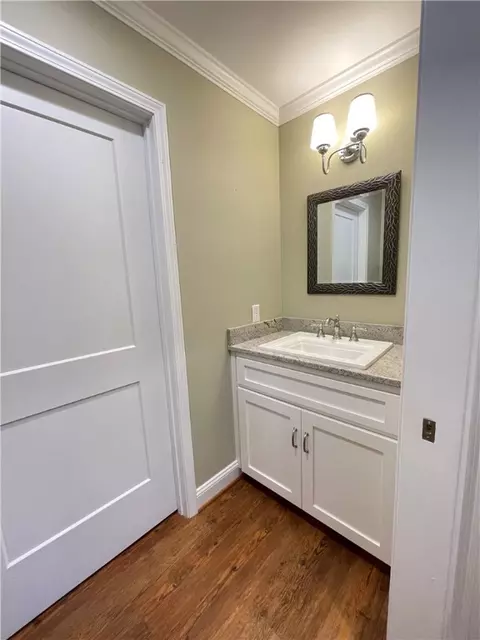 Bath - 720 Lakeside Dr, Anderson, SC 29621 photo 1 of 4