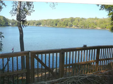 View/Area - 720 Lakeside Dr, Anderson, SC 29621 photo 2 of 8