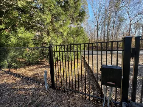 Exterior - 720 Lakeside Dr, Anderson, SC 29621 photo 6 of 6