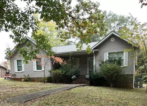135 Mountain View Circle Ln, Greenville, SC 29617