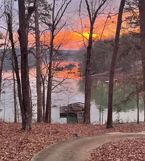 142 Buckhead Dr, Townville, SC 29689