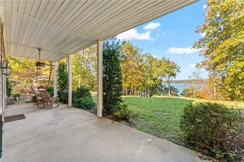 Exterior - 304 Falling Leaf Ct, Seneca, SC 29672 photo 7 of 9