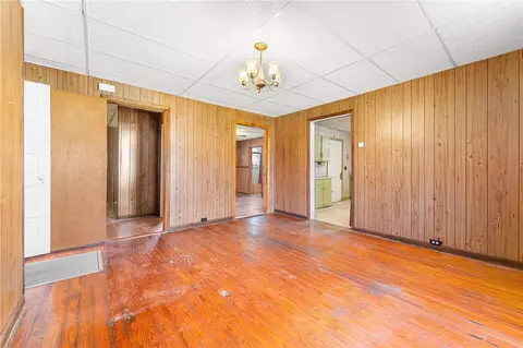 Living - 208 Branch St, Walhalla, SC 29691 photo 3 of 3
