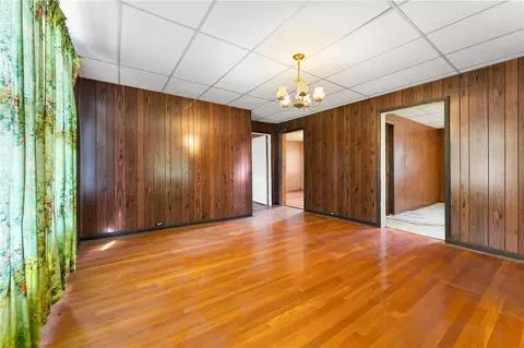 Living - 208 Branch St, Walhalla, SC 29691 photo 1 of 3