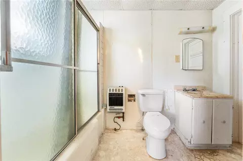 Bath - 208 Branch St, Walhalla, SC 29691 photo 1 of 1