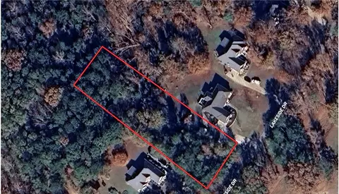 516 Lakeside Dr, Anderson, SC 29621