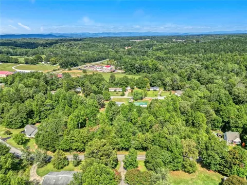213 Castlebrook Dr, Walhalla, SC 29691 photo 6