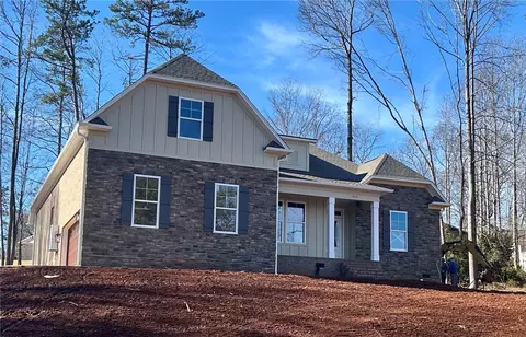 202 Spyglass Ln, Seneca, SC 29678