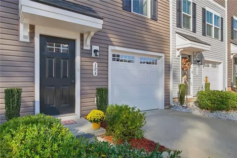 106 Sproles Ln, Easley, SC 29642