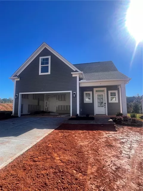 7 Halsey St, Central, SC 29630
