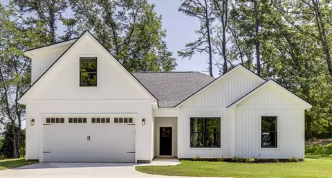 629 Mountain View Rd, Williamston, SC 29697