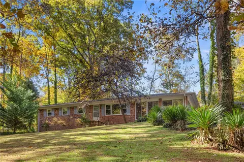 3037 Creekside Dr, Seneca, SC 29678