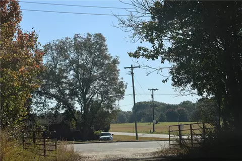 5720 81 Hwy, Starr, SC 29684 photo 38