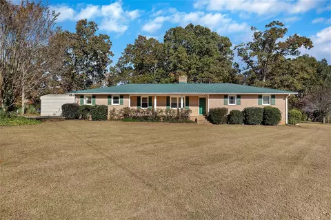 113 Soapstone Dr, Starr, SC 29684