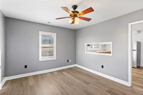 Living - 134 Marshall Ave, Seneca, SC 29678 photo 2 of 3
