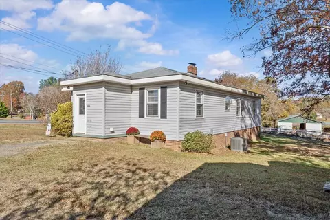 Exterior - 3300 Earls Bridge Rd, Easley, SC 29640 photo 7 of 8