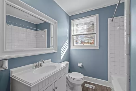 Bath - 3300 Earls Bridge Rd, Easley, SC 29640 photo 2 of 2