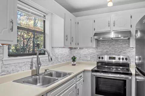 Kitchen - 281 Willow Ct #31 & 33, Central, SC 29630 photo 3 of 3