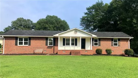 213 Oxmoor Dr, Anderson, SC 29625