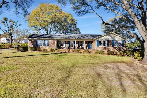 104 Carolina Ave, Easley, SC 29640