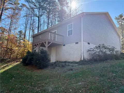 Exterior - 450 Cedar Tree Dr, Walhalla, SC 29691 photo 6 of 9