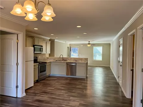 Kitchen - 450 Cedar Tree Dr, Walhalla, SC 29691 photo 5 of 5