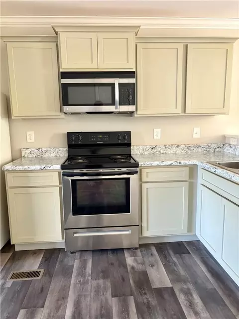 Kitchen - 450 Cedar Tree Dr, Walhalla, SC 29691 photo 3 of 5