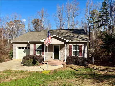 Exterior - 450 Cedar Tree Dr, Walhalla, SC 29691 photo 4 of 9