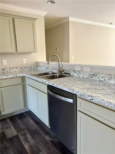 Kitchen - 450 Cedar Tree Dr, Walhalla, SC 29691 photo 4 of 5