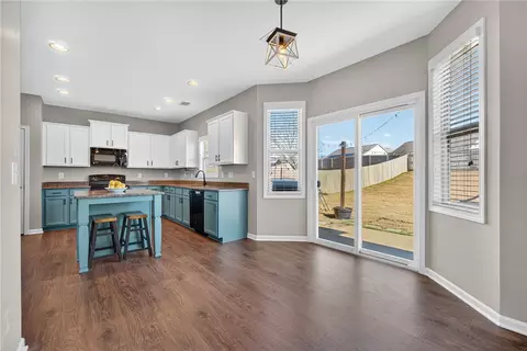 Kitchen - 105 Amherst Way, Easley, SC 29642 photo 6 of 6