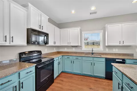 Kitchen - 105 Amherst Way, Easley, SC 29642 photo 3 of 6