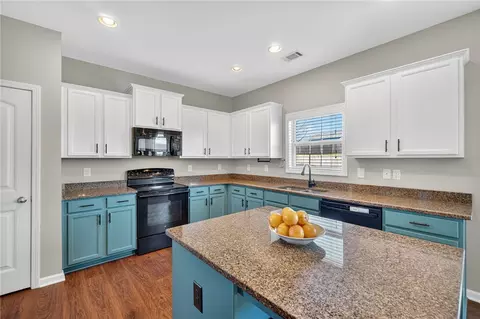 Kitchen - 105 Amherst Way, Easley, SC 29642 photo 5 of 6