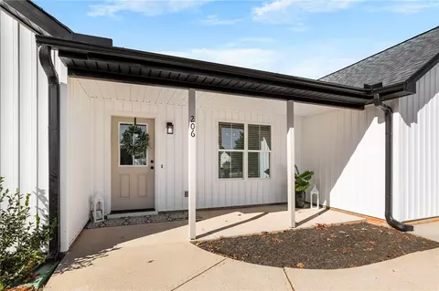 206 Dexter Bend Ct, Fountain Inn, SC 29644