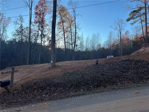 239 Brandywine Dr, Westminster, SC 29693