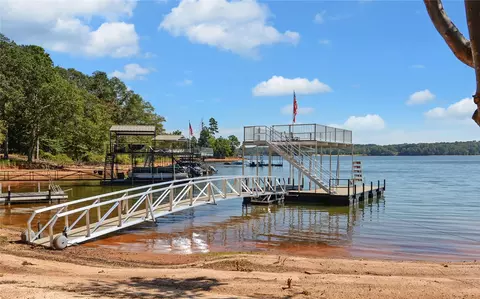 1000 Lightwood Rd, Hartwell, GA 30643