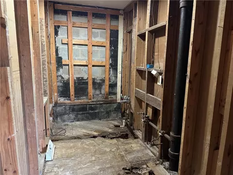 Bath - 136 Abel Rd, Clemson, SC 29631 photo 1 of 3