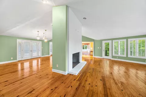 Living - 511 Shorecrest Dr, Clemson, SC 29631 photo 1 of 5