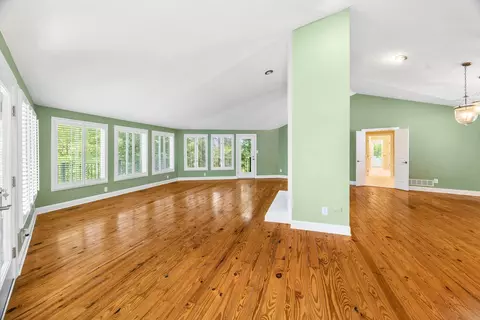 Living - 511 Shorecrest Dr, Clemson, SC 29631 photo 2 of 5