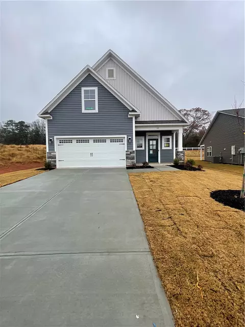 22 Halsey St, Central, SC 29630