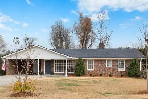 138 Julian Dr, Seneca, SC 29678