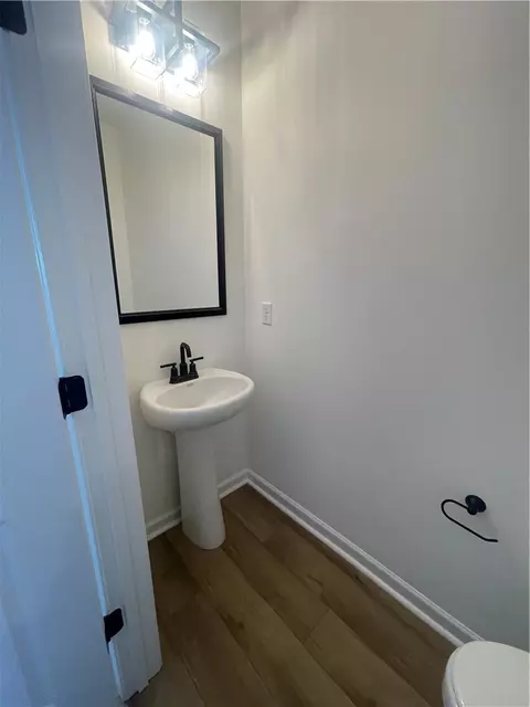 Bath - 35 Halsey St, Central, SC 29630 photo 6 of 6