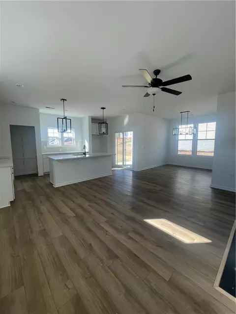 Living - 35 Halsey St, Central, SC 29630 photo 3 of 3