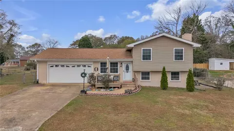 104 Dogwood Cir, Pendleton, SC 29670