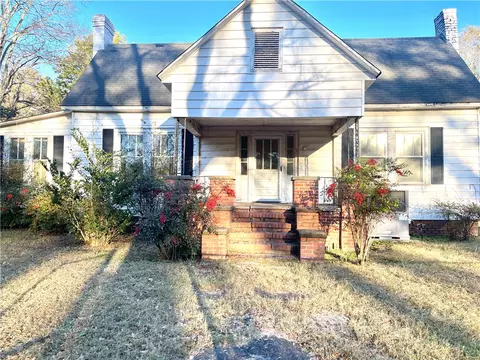 3075 Sycamore Rd, Royston, GA 30662