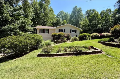 410 S Hogan Dr, Westminster, SC 29693