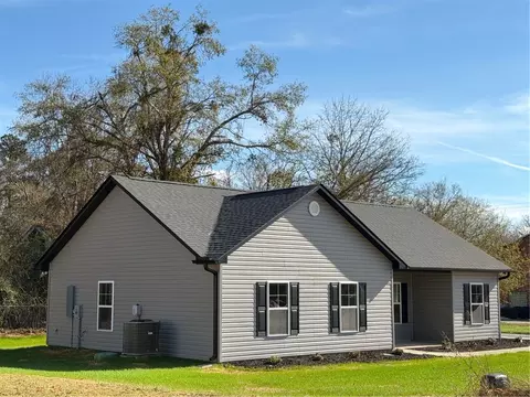 Exterior - 2 Heyward Ave, Honea Path, SC 29654 photo 2 of 4
