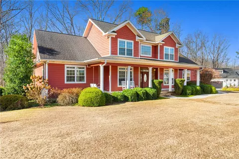 109 Shelter Cove Dr, Seneca, SC 29672