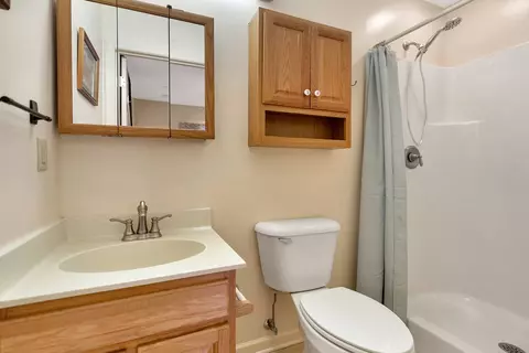Bath - 237 Capps Rd, Fair Play, SC 29643 photo 1 of 2