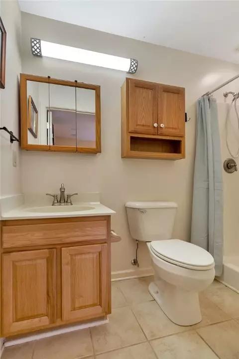 Bath - 237 Capps Rd, Fair Play, SC 29643 photo 2 of 2