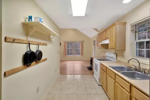 Entry Way - 237 Capps Rd, Fair Play, SC 29643 photo 2 of 3
